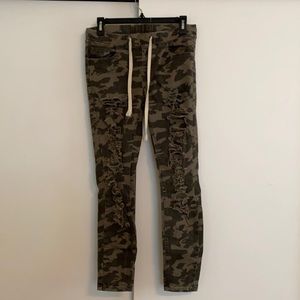 size Medium, by Streetwear Society